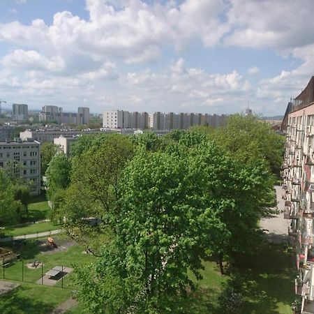 Ul. Ugorek Kolo Areny Apartment Красков Екстериор снимка