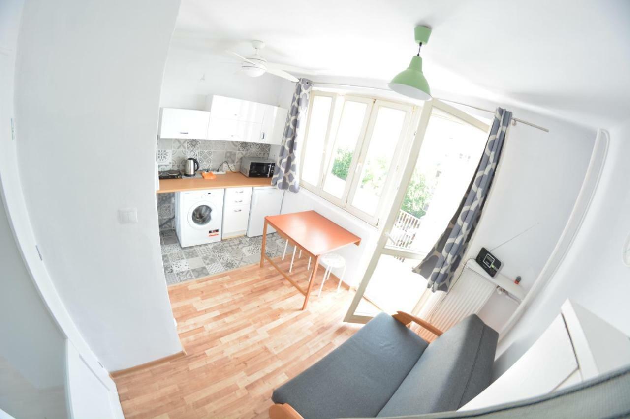 Ul. Ugorek Kolo Areny Apartment Красков Екстериор снимка