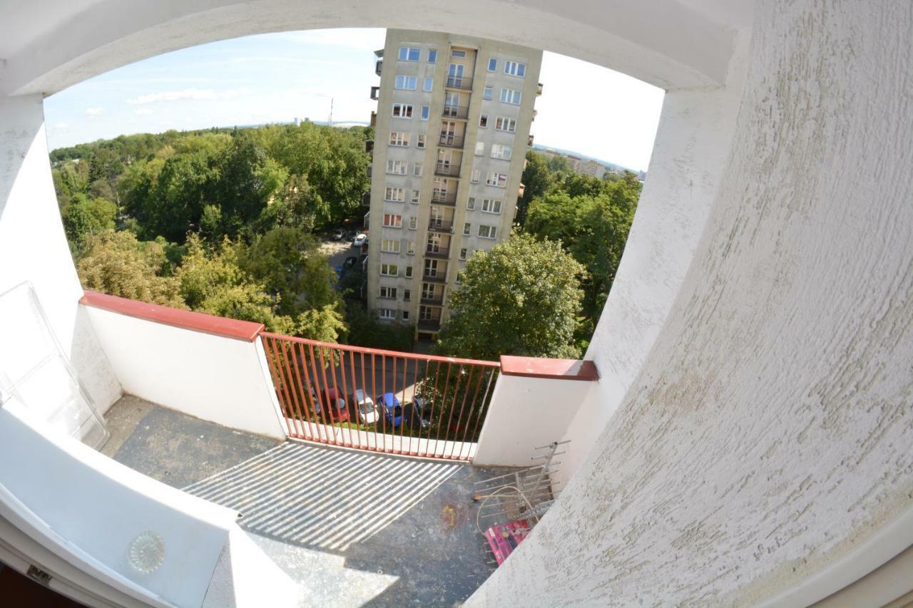 Ul. Ugorek Kolo Areny Apartment Красков Екстериор снимка