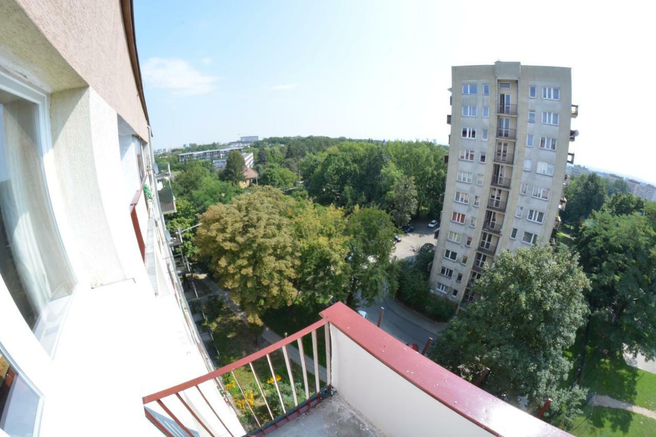 Ul. Ugorek Kolo Areny Apartment Красков Екстериор снимка