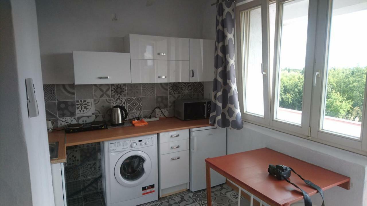 Ul. Ugorek Kolo Areny Apartment Красков Екстериор снимка