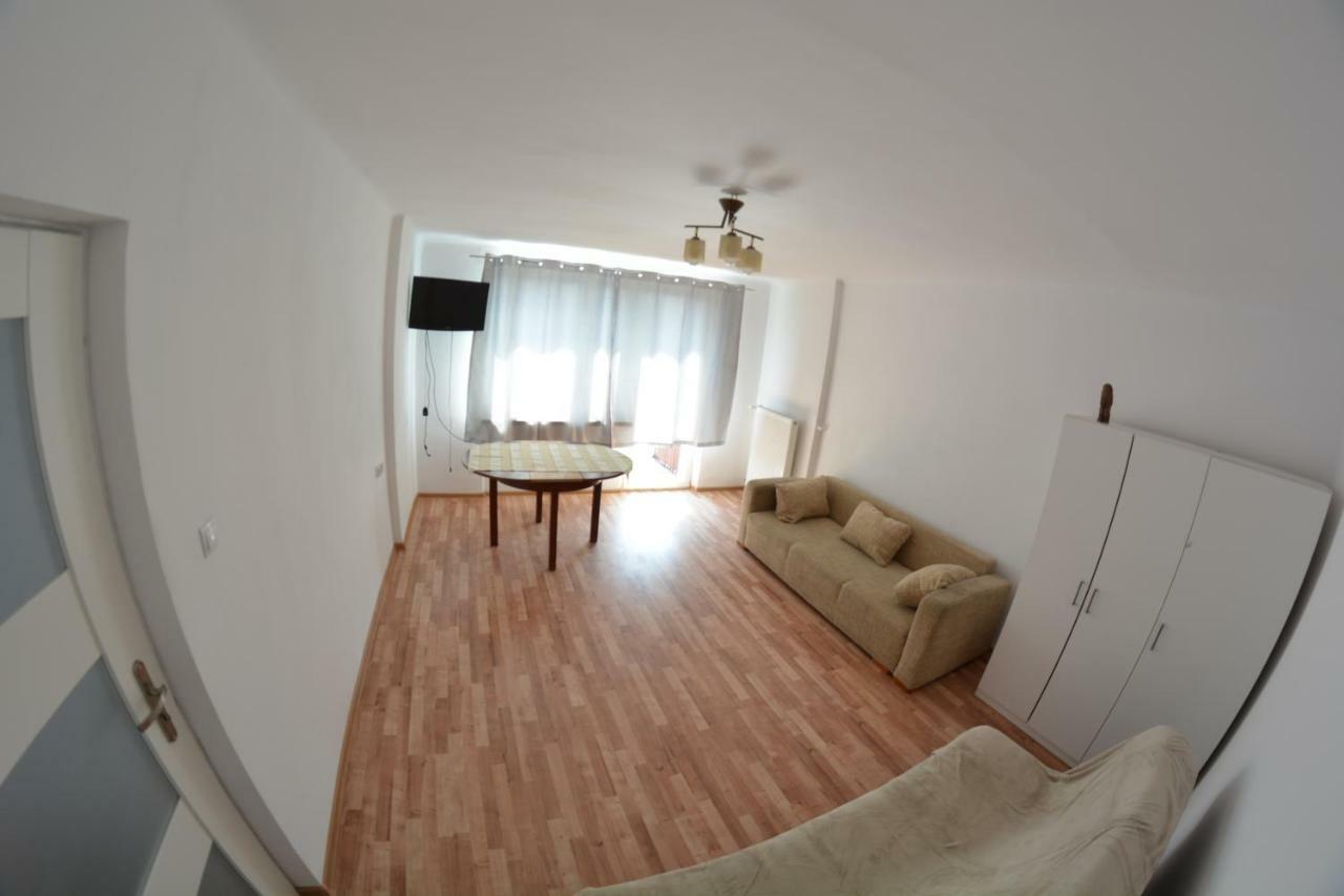 Ul. Ugorek Kolo Areny Apartment Красков Екстериор снимка