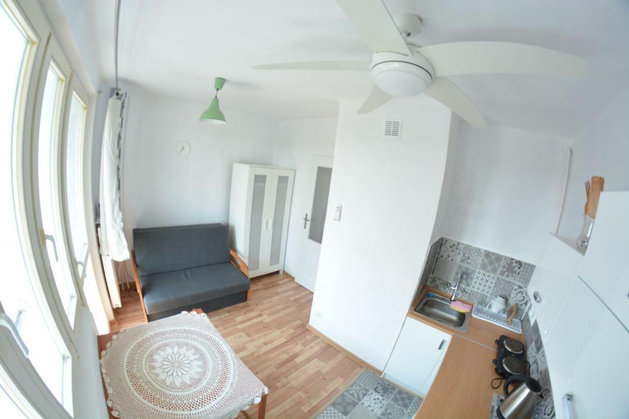 Ul. Ugorek Kolo Areny Apartment Красков Екстериор снимка